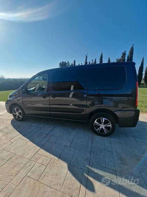 Usata Peugeot Expert 109 CV (80 kW) 2011 Blu Furgone