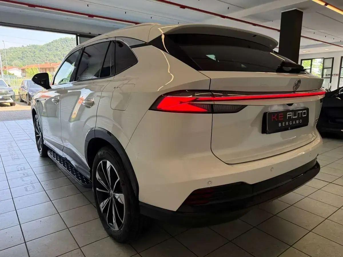Usata MG HS Luxury 143 CV (105 kW) 2025 Bianco SUV