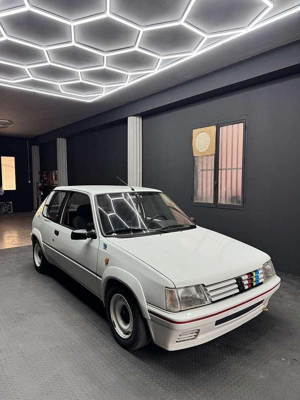Usata Peugeot 205 101 CV (74 kW) 1988 Other Berlina