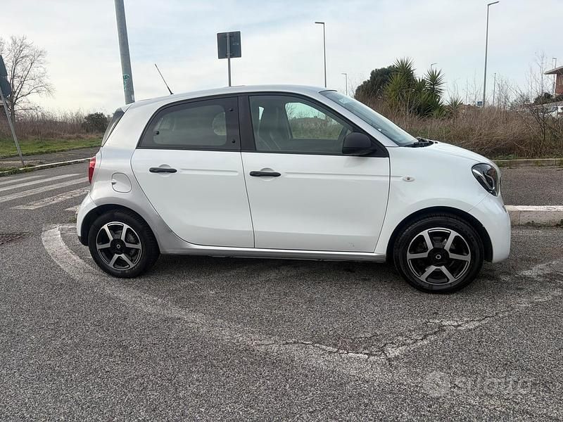 Usata Smart ForFour 2018 Bianco Utilitaria