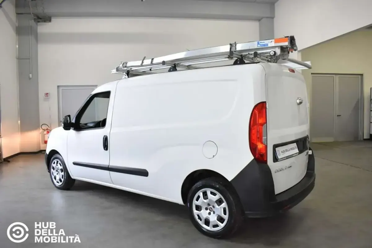 Usata Fiat Doblò 120 CV (88 kW) 2018 Bianco Monovolume