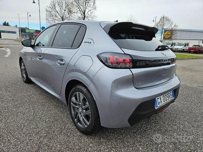 Usata Peugeot 208 Style 101 CV (74 kW) 2022 Grigio Utilitaria