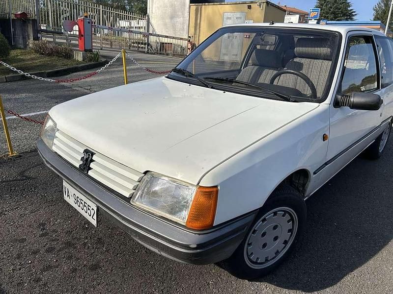 Usata Peugeot 205 49 CV (36 kW) 1986 Berlina