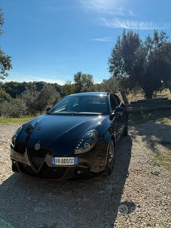 Nero Usata 2020 Alfa Romeo Giulietta Sprint Due volumi | 18.000 € (Buon prezzo) - Immagine 1/4