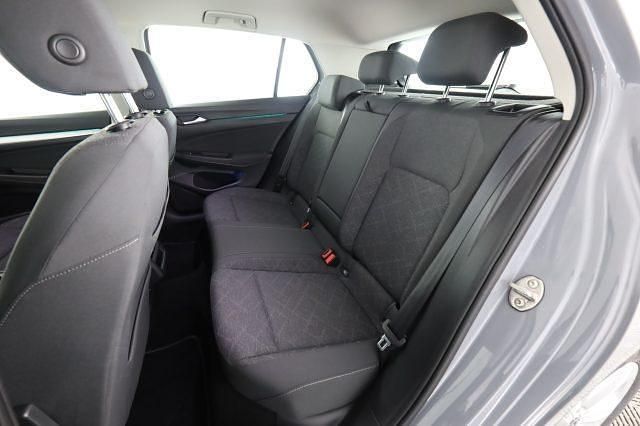Usata VW Golf VIII Life 110 CV (80 kW) 2021 Grigio Berlina