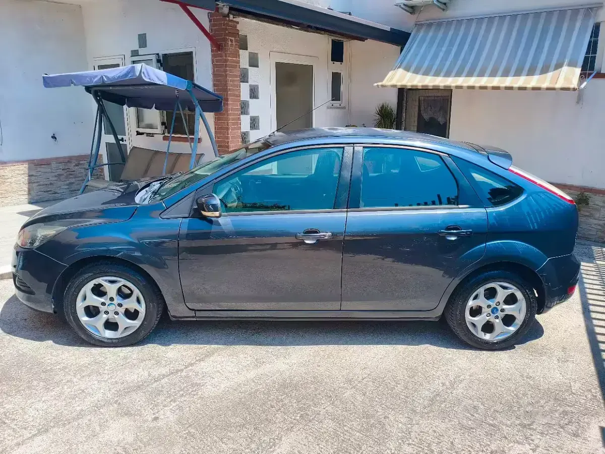 Usata Ford Focus 109 CV (80 kW) 2011 Grigio Berlina
