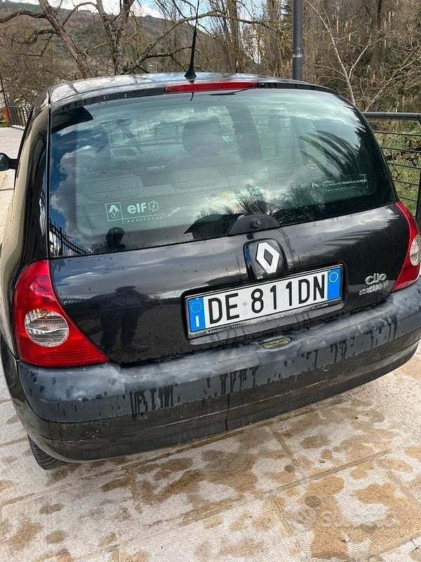 Usata Renault Clio II 54 CV (39 kW) 2006 Nero Berlina