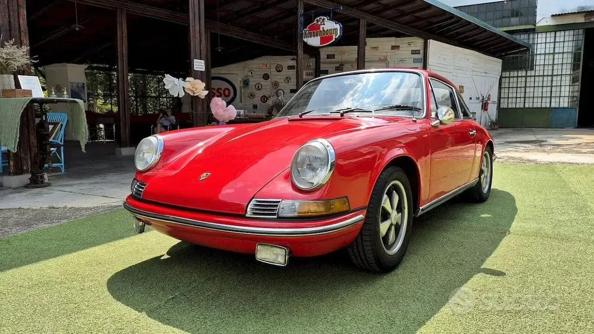 Occasion Porsche 911 130 ch (95 kW) 1970 Rouge Coupé