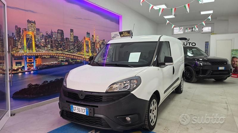 Usata Fiat Doblò S 105 CV (77 kW) 2021 Bianco Monovolume