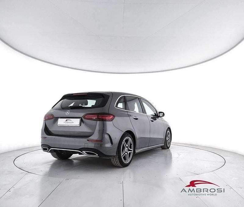 Usata Mercedes B200 AMG line 150 CV (110 kW) 2023 Grigio Monovolume