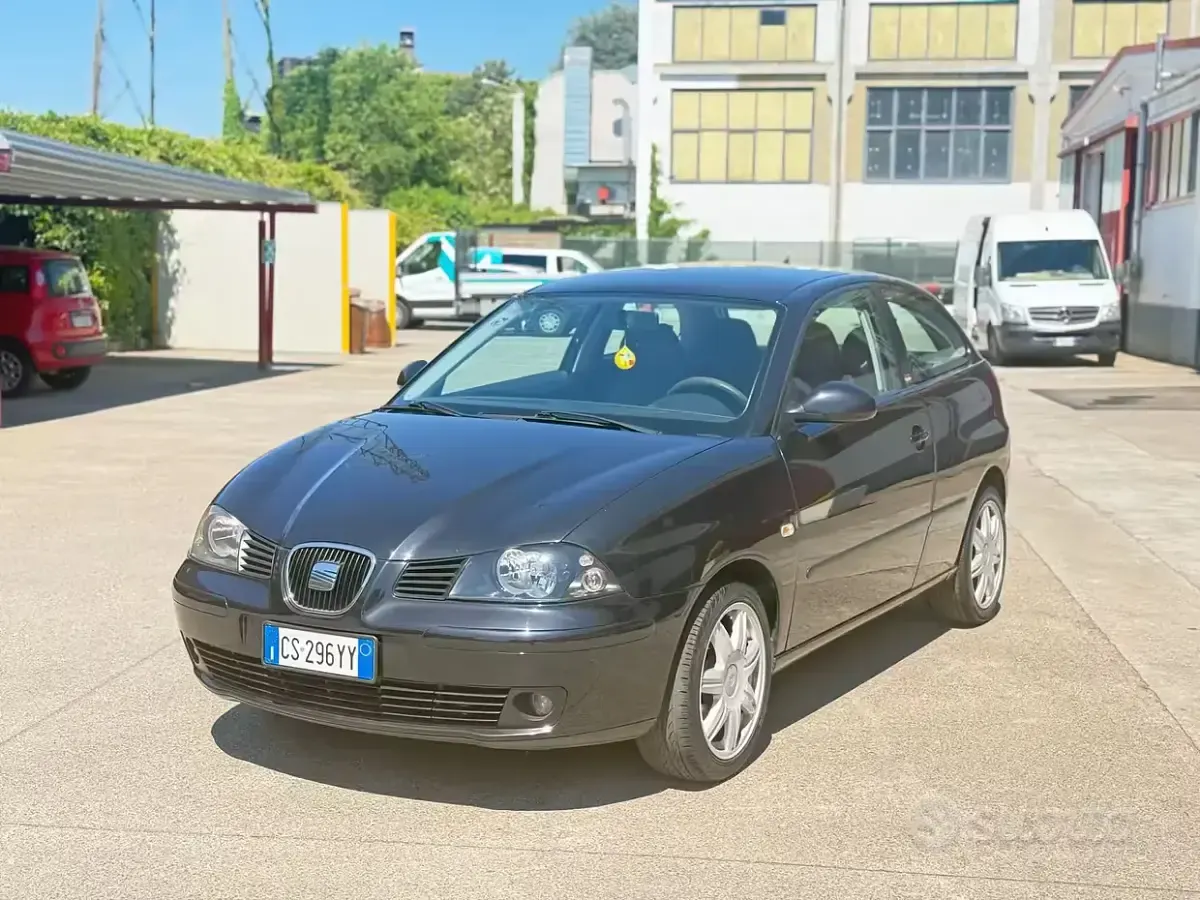 Usata Seat Ibiza 75 CV (55 kW) 2003 Nero Utilitaria