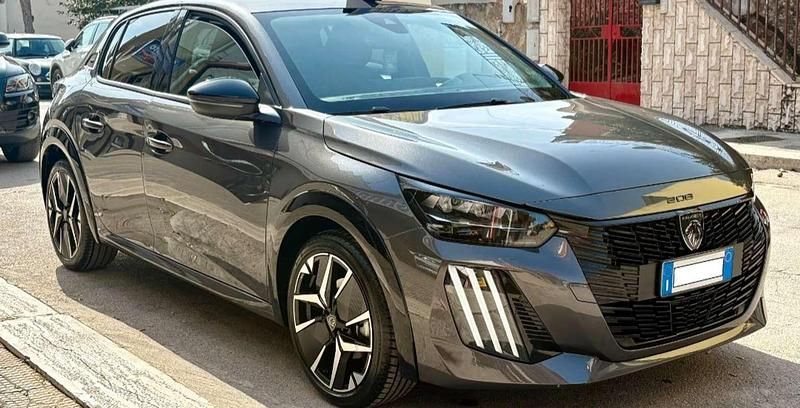 Usata Peugeot 208 GT-line 101 CV (74 kW) 2022 Utilitaria