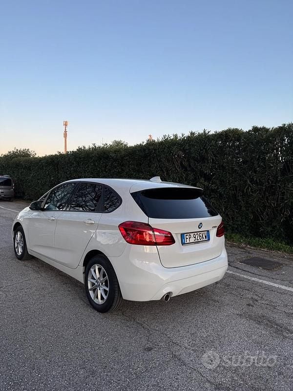 Usata BMW 216 Active Tourer Sport Line 116 CV (85 kW) 2018 Bianco Monovolume