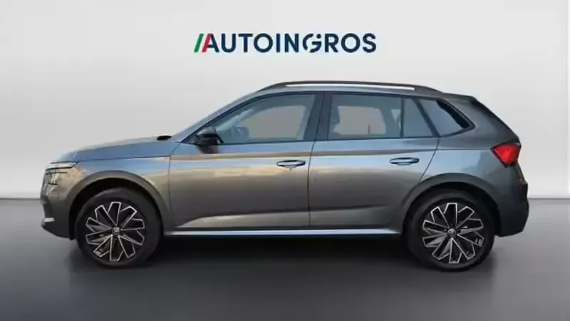 Usado Skoda Kamiq 110 CV (80 kW) 2024 Gris SUV