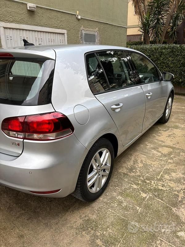 Usata VW Golf VI Highline 105 CV (77 kW) 2011 Grigio Utilitaria