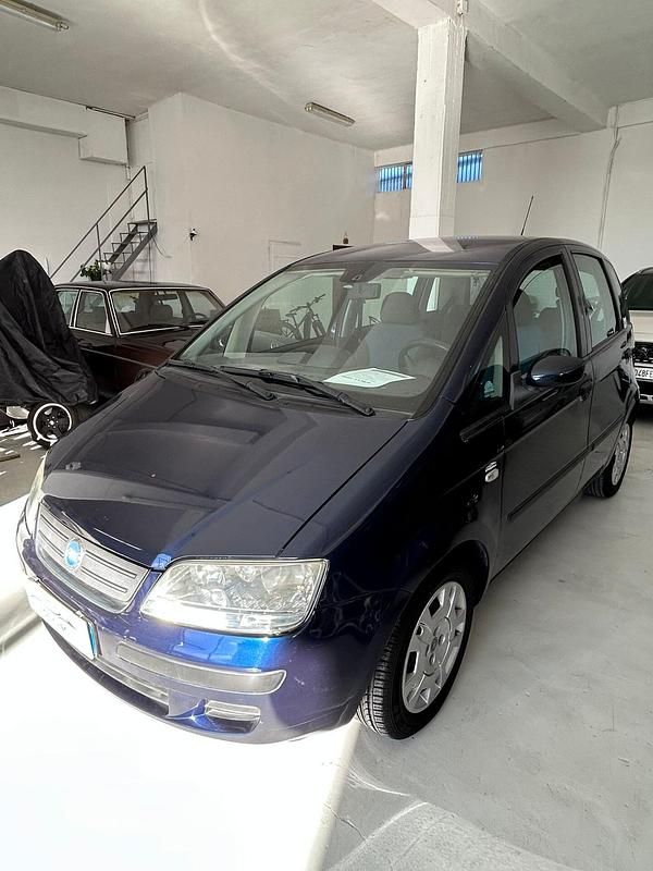 Usata Fiat Idea Dynamic 70 CV (51 kW) 2006 Blu Monovolume