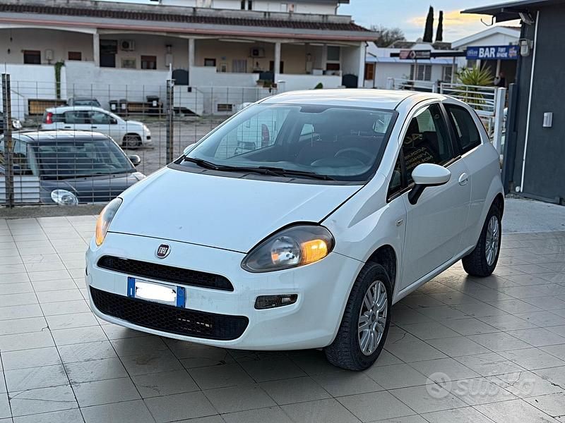 Usata Fiat Punto Evo Dynamic 77 CV (56 kW) 2012 Bianco Utilitaria