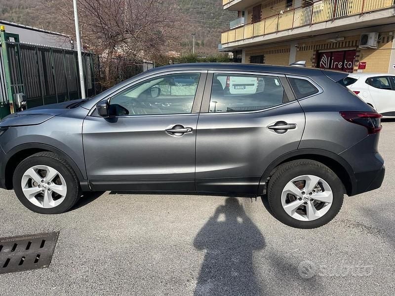 Usata Nissan Qashqai 140 CV (102 kW) 2021 Grigio SUV