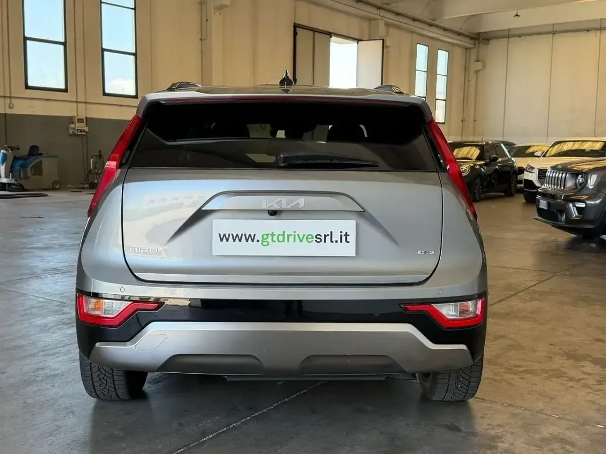Usata Kia Niro 105 CV (77 kW) 2022 Argento metallizzato SUV