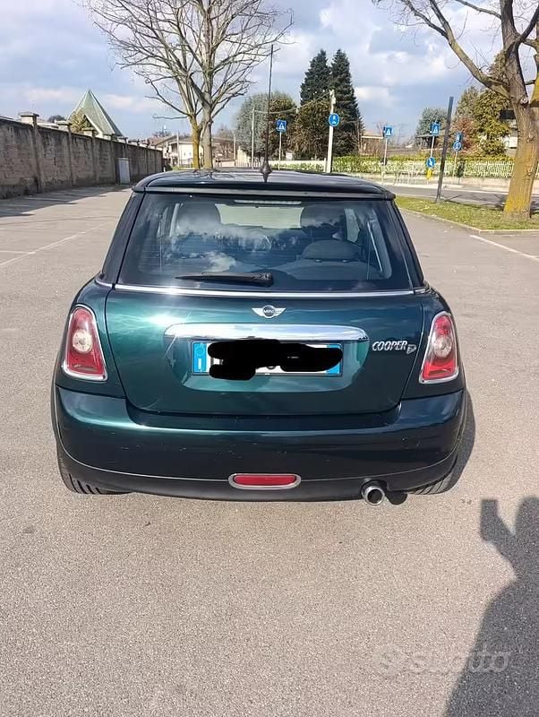 Usata Mini Cooper D 2009 Verde Utilitaria