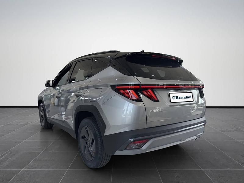 Nuova Hyundai Tucson 150 CV (110 kW) 2026 Shimmering silver  two tone SUV