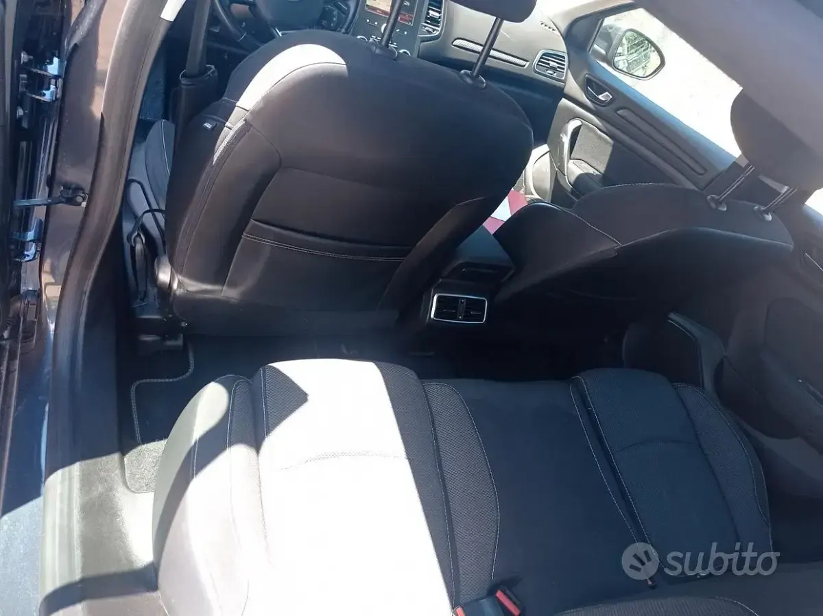 Usata Renault Mégane IV 110 CV (80 kW) 2018 Bluazzurro Berlina