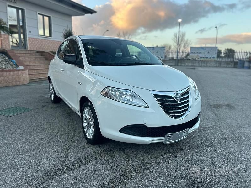 Usata Lancia Ypsilon S 69 CV (50 kW) 2014 Bianco Utilitaria
