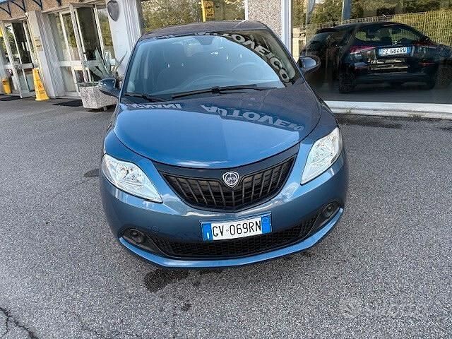 Usata Lancia Ypsilon S 69 CV (50 kW) 2024 Blu Utilitaria