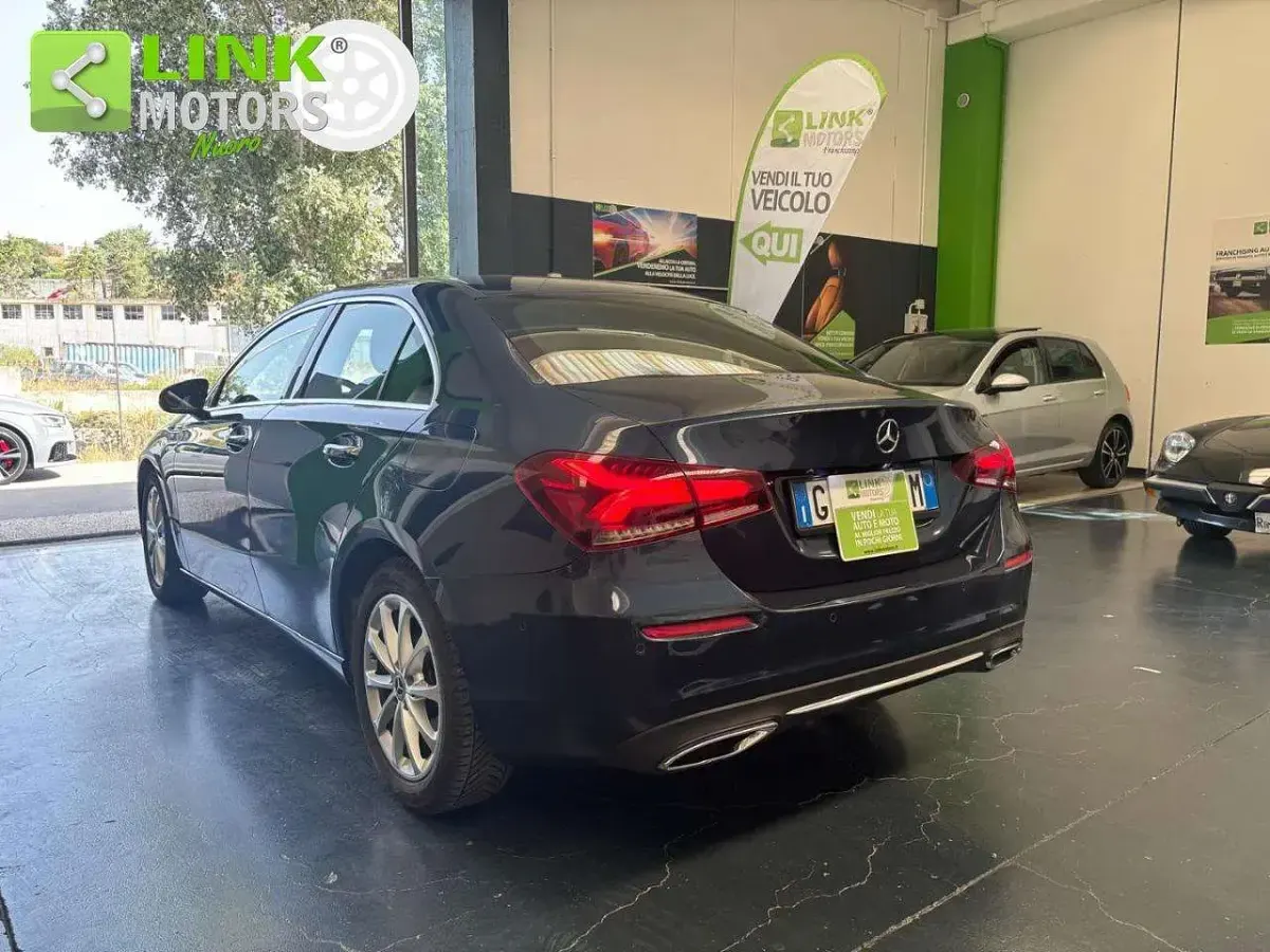 Usata Mercedes A200 Business 150 CV (110 kW) 2020 Blu Berlina