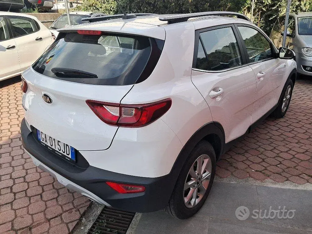 Usata Kia Stonic 101 CV (74 kW) 2020 Bianco SUV
