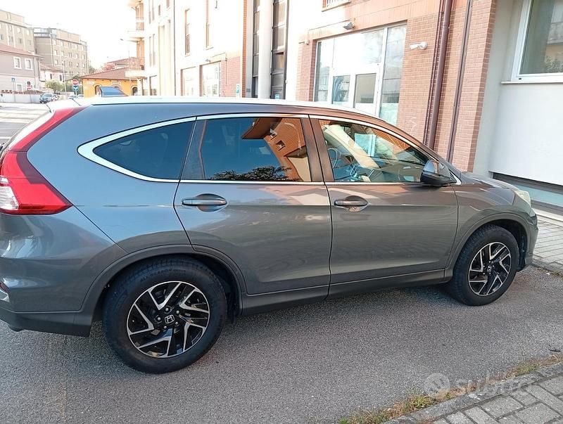 Usata Honda CR-V 120 CV (88 kW) 2016 Grigio SUV