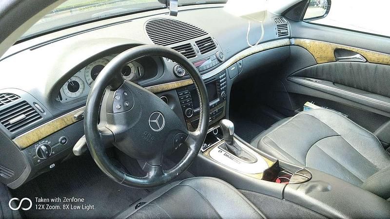 Usata Mercedes E270 Avantgarde 177 CV (130 kW) 2003 Nero Station wagon