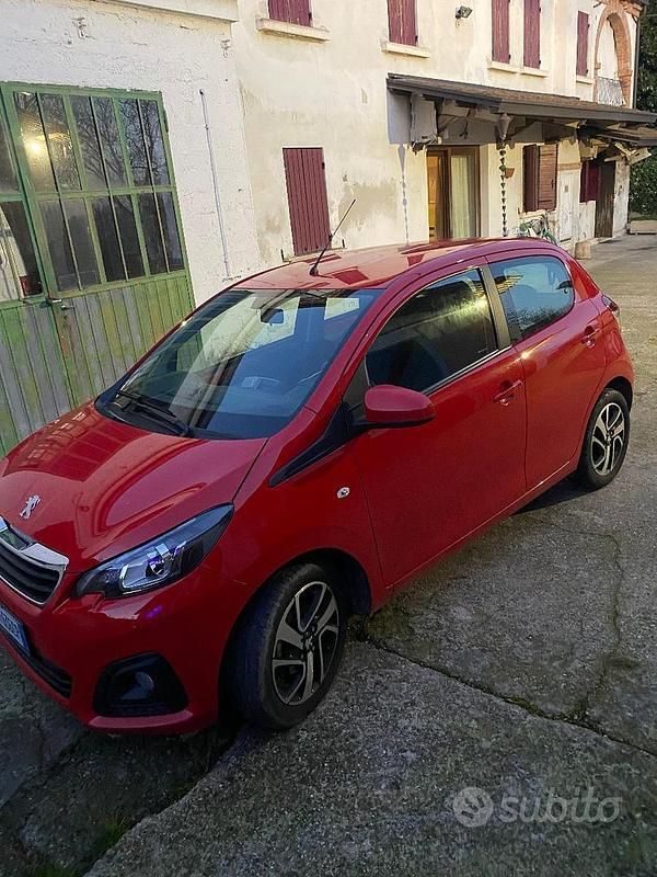 Usata Peugeot 108 72 CV (52 kW) 2021 Rosso Utilitaria