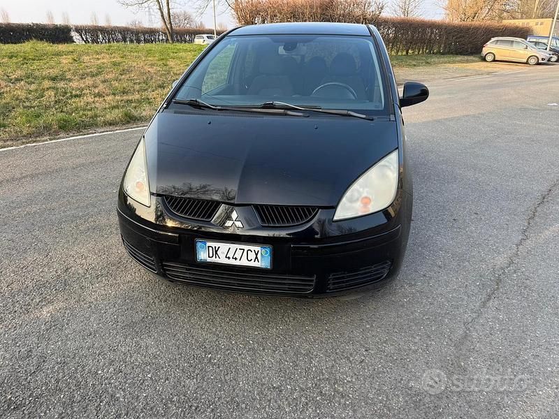 Usata Mitsubishi Colt 75 CV (55 kW) 2007 Nero Berlina