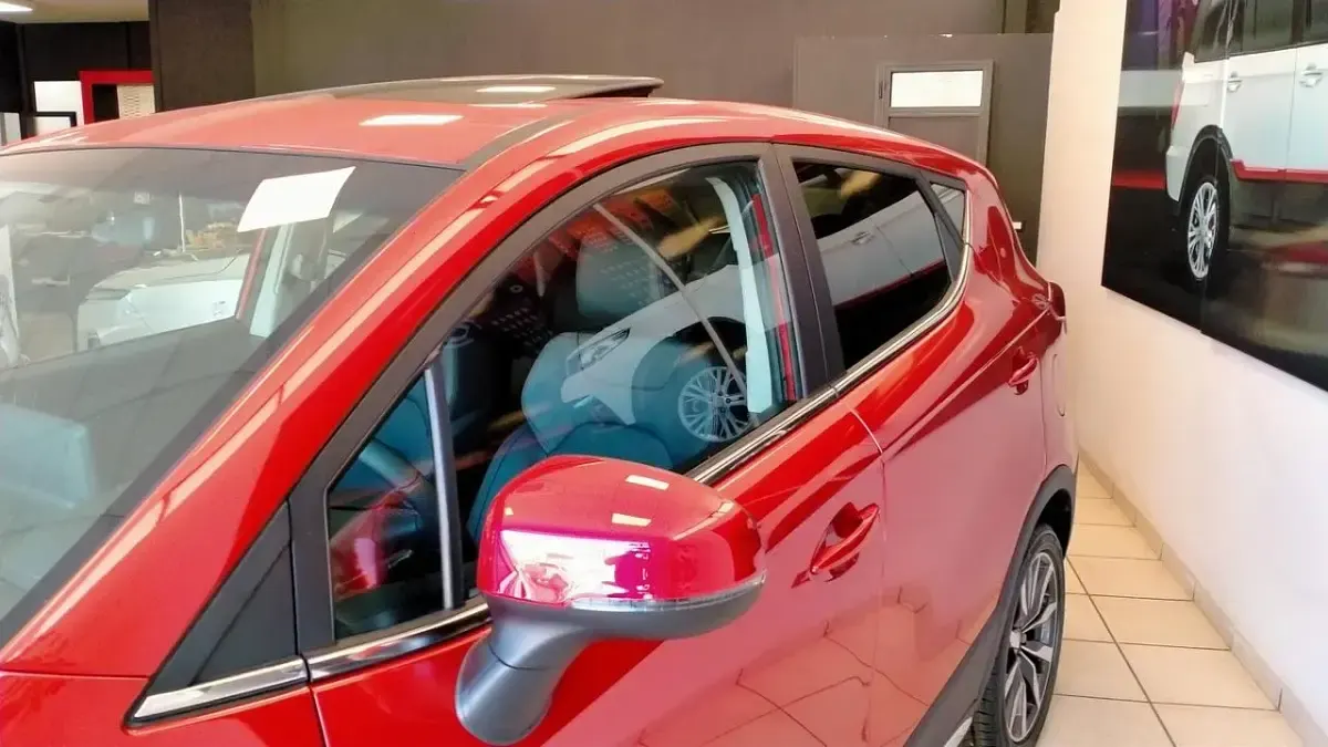 Nuova EVO Evo 4 106 CV (77 kW) 2026 Rosso SUV