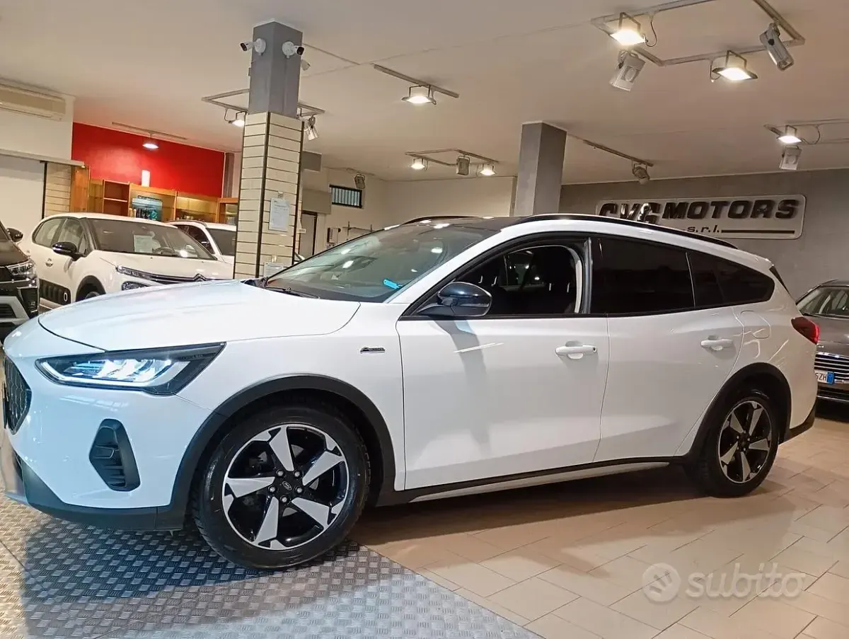 Usata Ford Focus Active 120 CV (88 kW) 2022 Bianco Station wagon