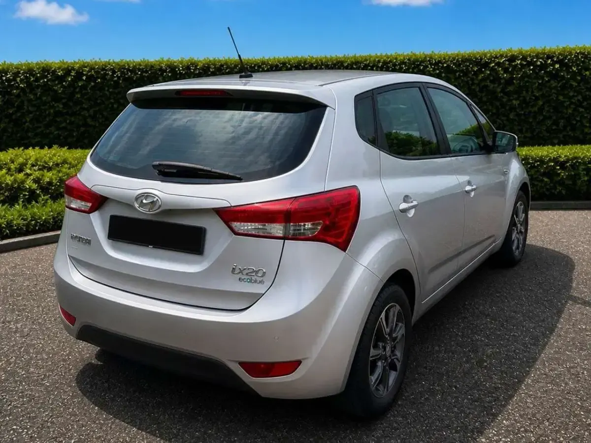 Usata Hyundai ix20 124 CV (91 kW) 2019 Argento Utilitaria
