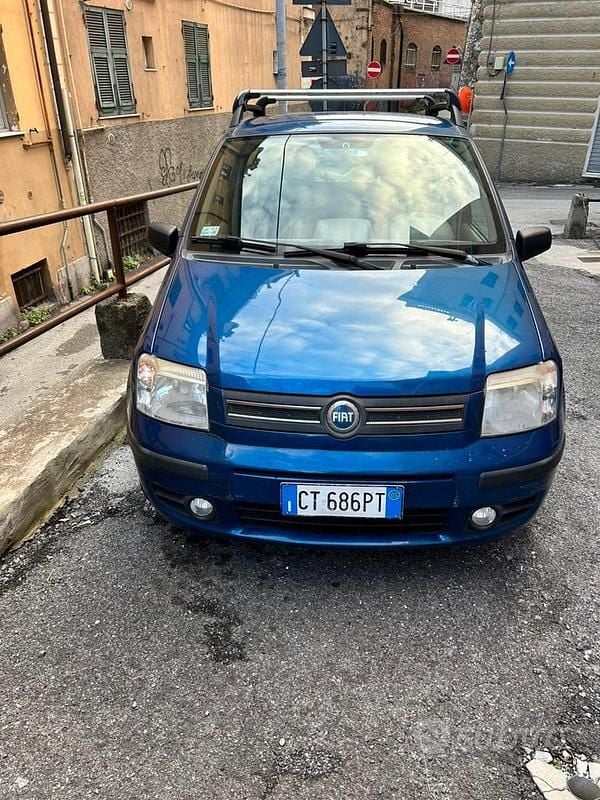 Usata Fiat Panda Emotion 60 CV (44 kW) 2005 Blu/azzurro Utilitaria