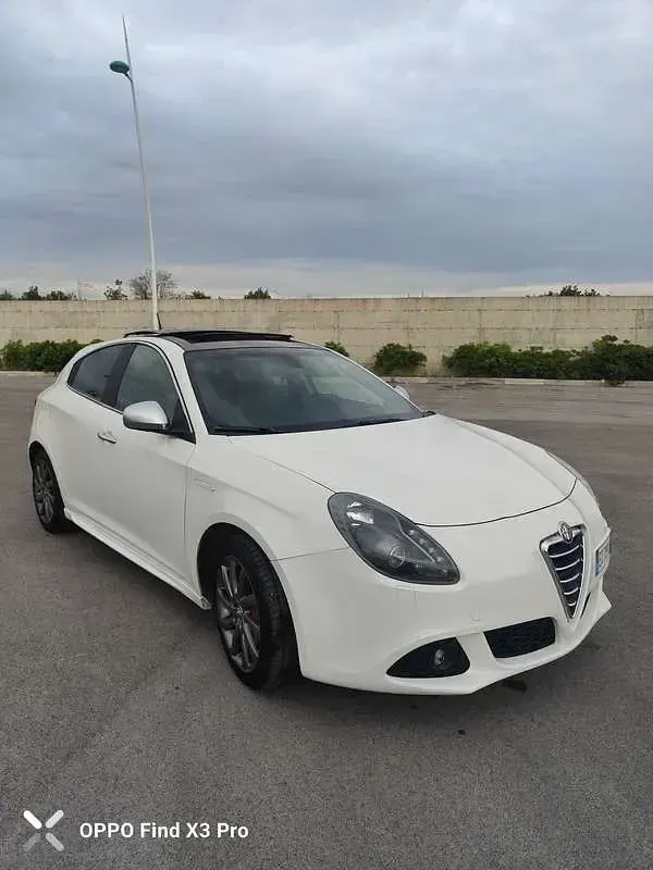 Usata Alfa Romeo Giulietta Distinctive 170 CV (125 kW) 2011 Utilitaria