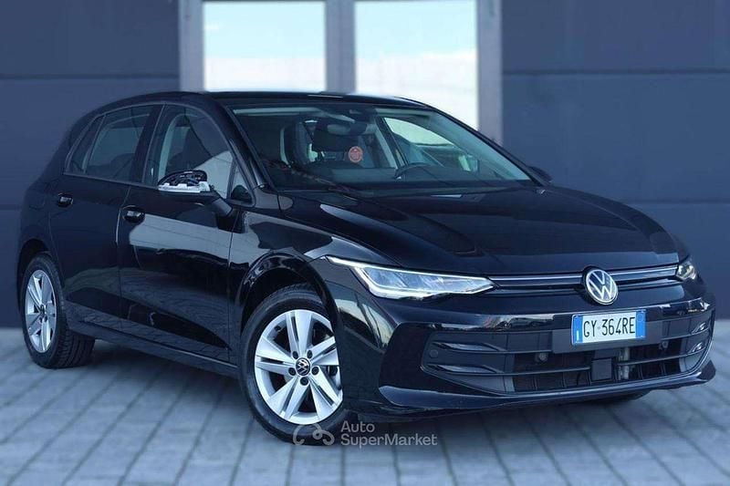 Usata VW Golf VIII Life 116 CV (85 kW) 2025 Nero Berlina