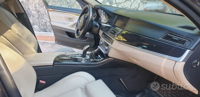 Begagnad BMW 525 Efficient Dynamics 218 HK (160 kW) 2011 Grå Kombi