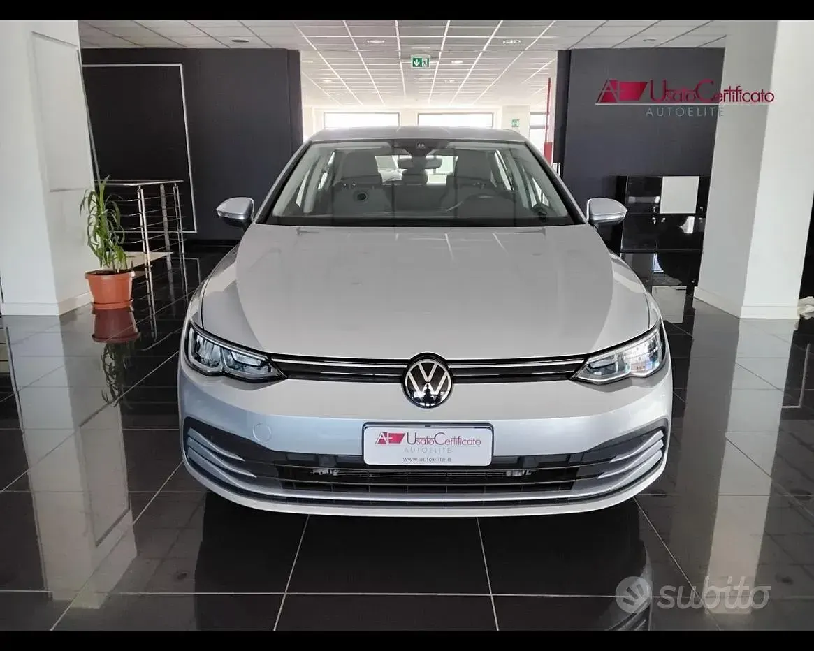 Usata VW Golf VII Life 150 CV (110 kW) 2021 Grigio Utilitaria