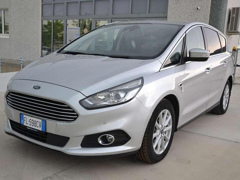 Usata Ford S-MAX Titanium S 150 CV (110 kW) 2017 Argento Monovolume