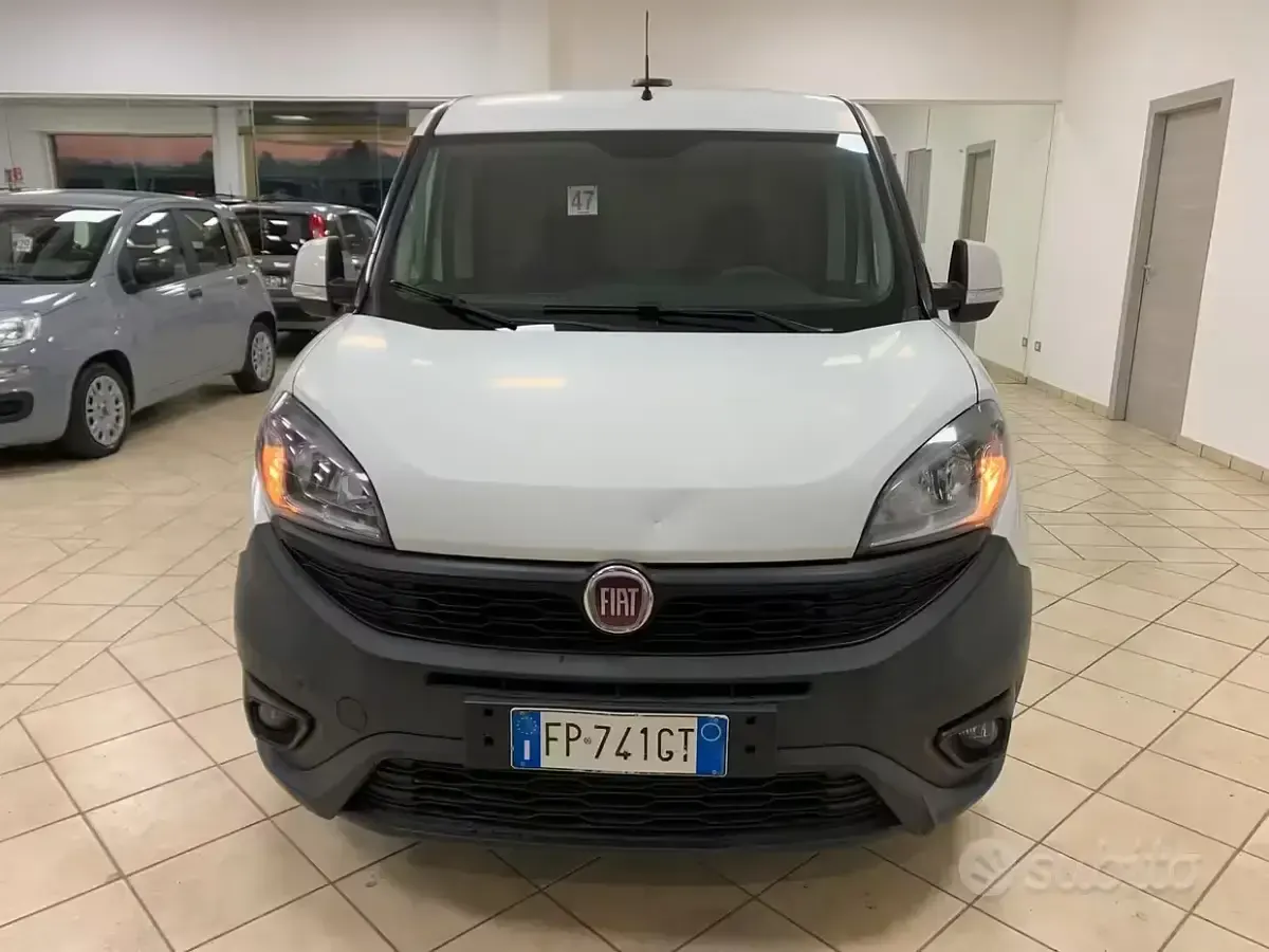 Usata Fiat Doblò 120 CV (88 kW) 2018 Bianco Monovolume