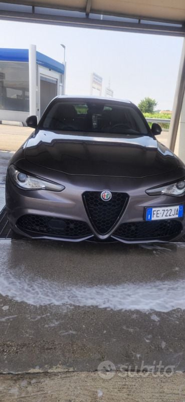Usata Alfa Romeo Giulia Veloce 250 CV (183 kW) 2016 Grigio Berlina