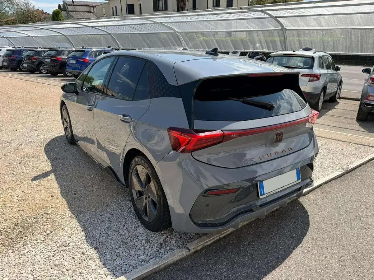 Usata Cupra Born 69 kW (95 CV) 2023 Grigio Utilitaria