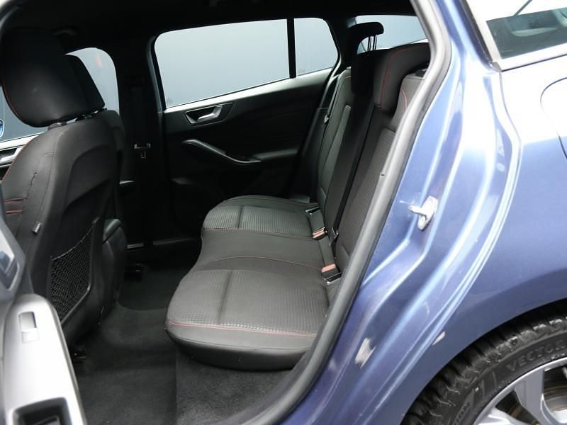Begagnad Ford Focus ST-Line 115 HK (84 kW) 2023 Vari colori pastello Kombi