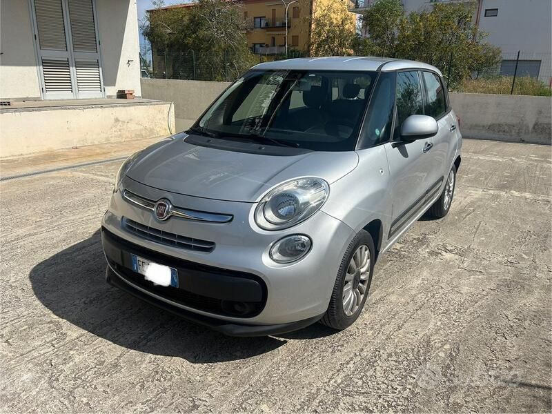 Grigio Usata 2016 Fiat 500L Monovolume | 7999 € (Buon prezzo) - Immagine 1/4