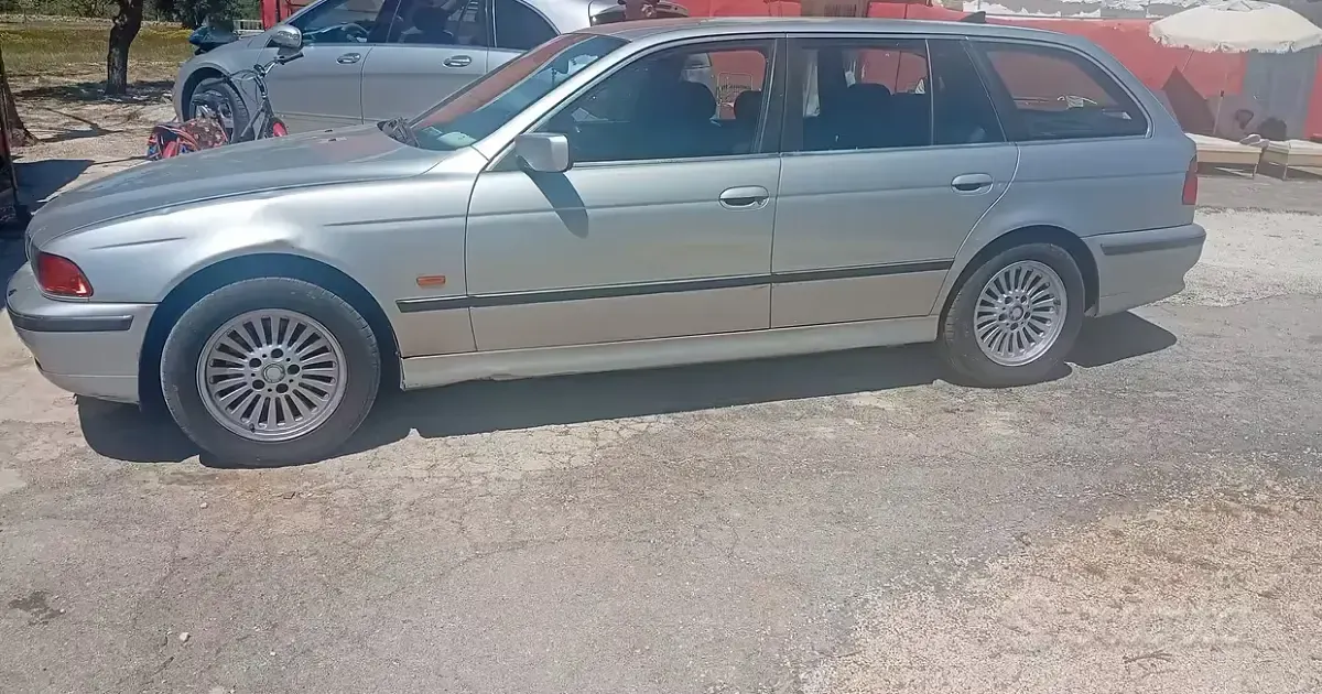 Usata BMW 530 193 CV (141 kW) 2002 Grigio Station wagon