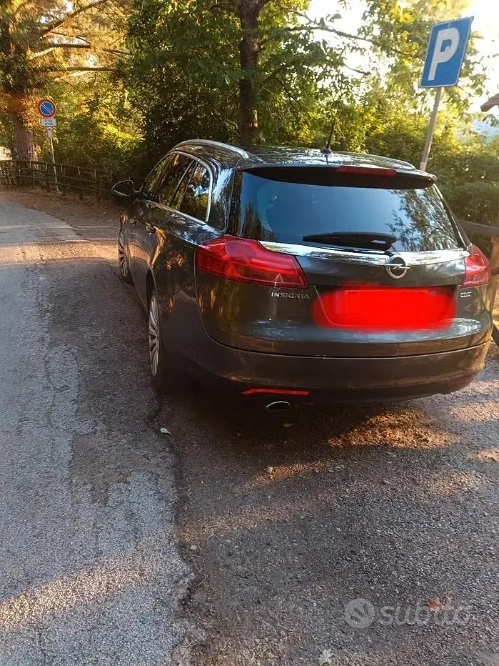 Usata Opel Insignia 131 CV (96 kW) 2010 Grigio Station wagon